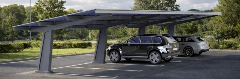 Solar-Carport mit Ladestation: Überdachung und Laden von E-Fahrzeugen